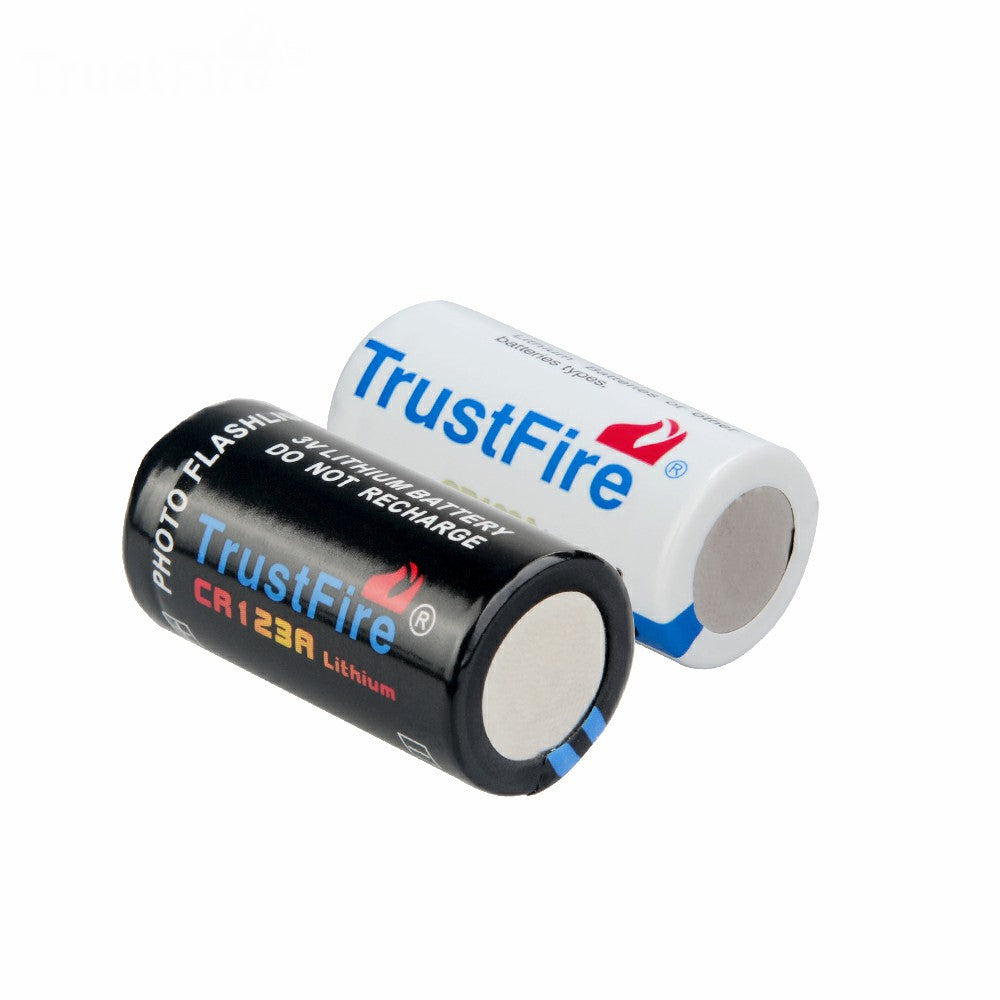 4 x CR123A 1300mAh Battery