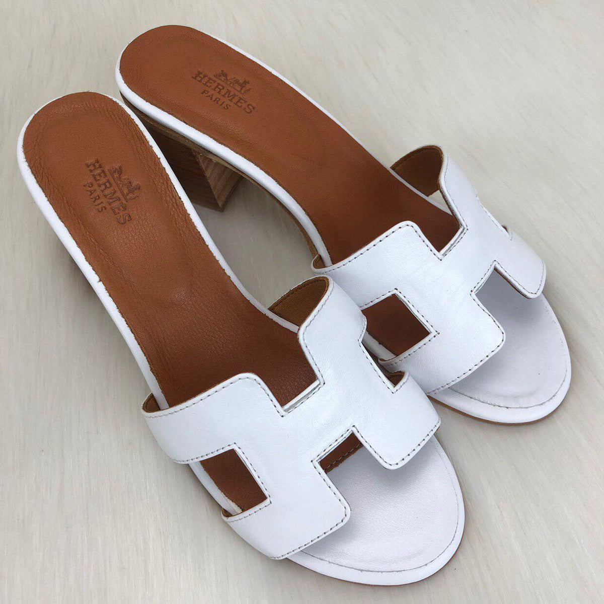 hermes oasis sandals white