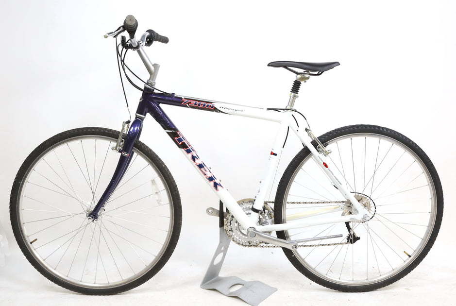 trek multitrack 7300 women's hybrid bicycle