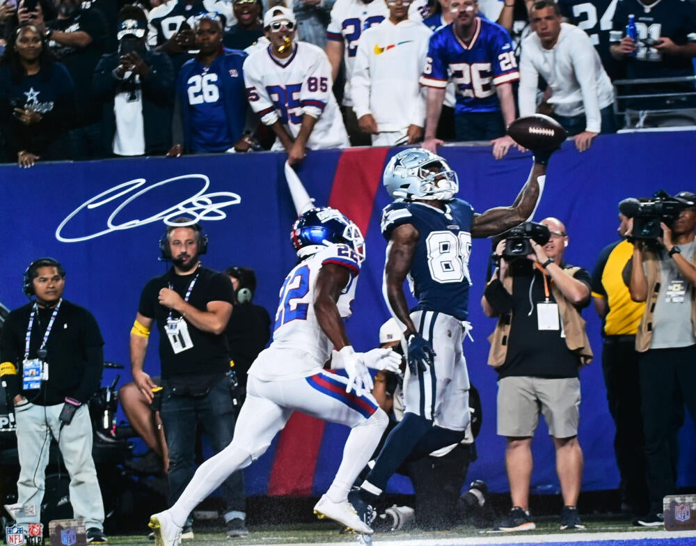 CeeDee Lamb Signed Dallas Cowboys Catch Blue Jersey 8X10 Photo- Fanatics  *Black