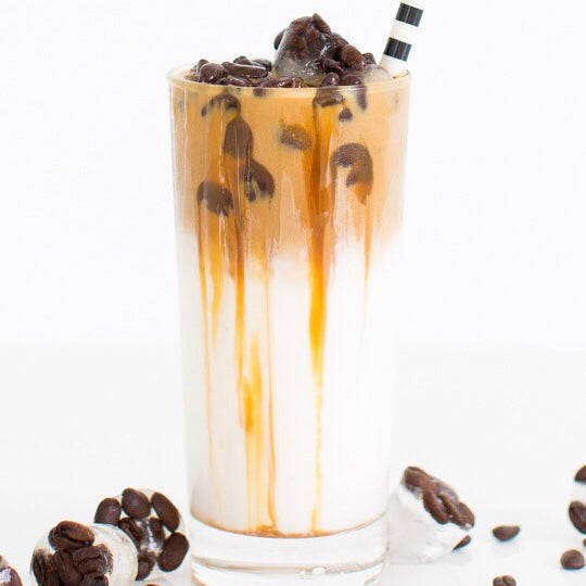 Moon and Lola Fall Coffee Recipes Blog Iced Caramel Macchiato