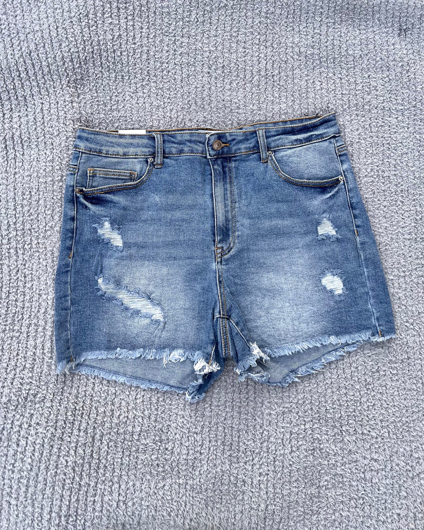 AMELIA JEAN SHORTS - LIGHT WASH