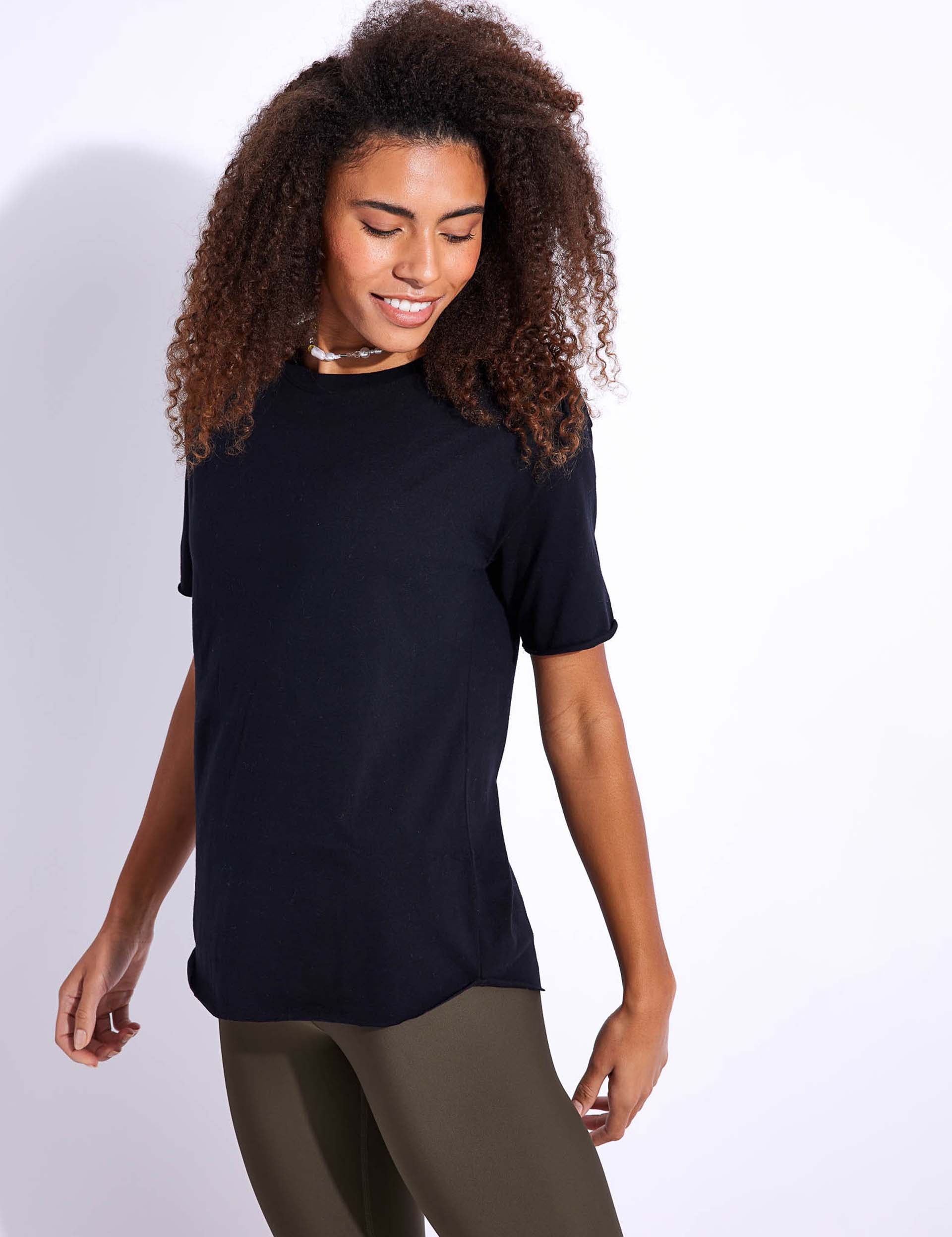 Alo Yoga | Everyday Tee - Black | The Sports Edit