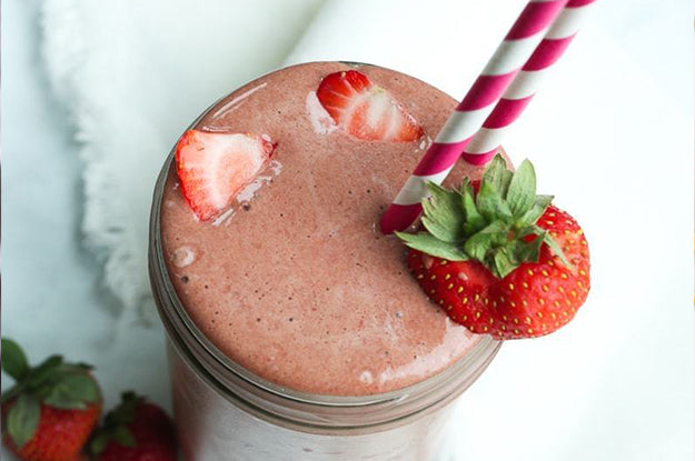 strawberry-chocolate-protein-smoothie