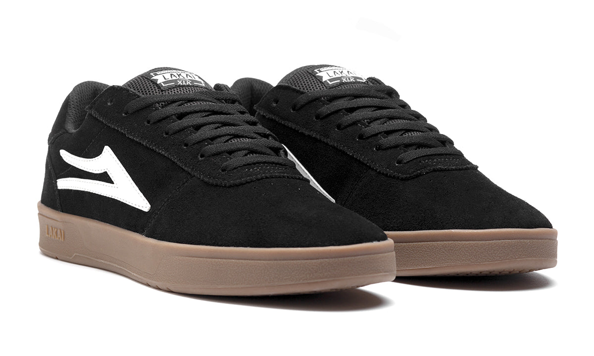 black and gum skate shoes