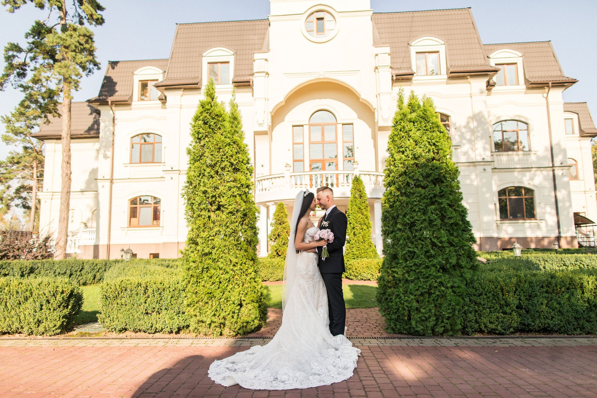 Rosie & Nick is an engraved wedding suite set in Sagaponack, New York. Would you like to be featured on #PPRealBride? Email us your photos to hello@pickettspress.com to be featured on our page! Shop here for more Pickett's Press wedding suites!