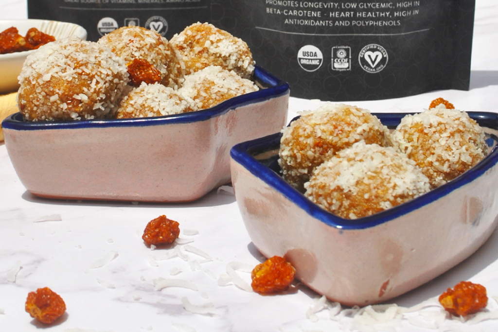 Lemon-coconut Golden Berries bites