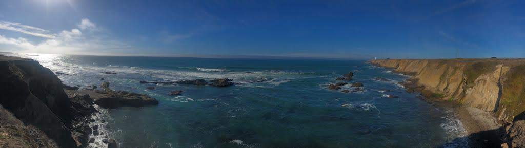 A panoramic view of a hypnotic seascape