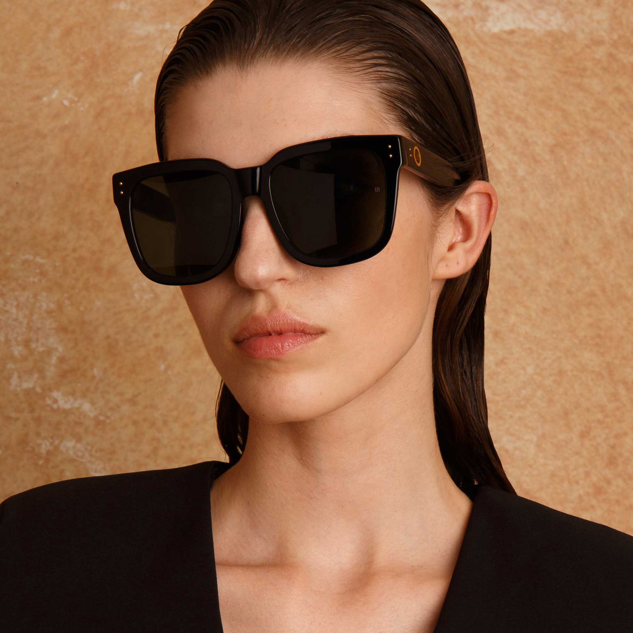 The Freya Square Sunglasses in Black