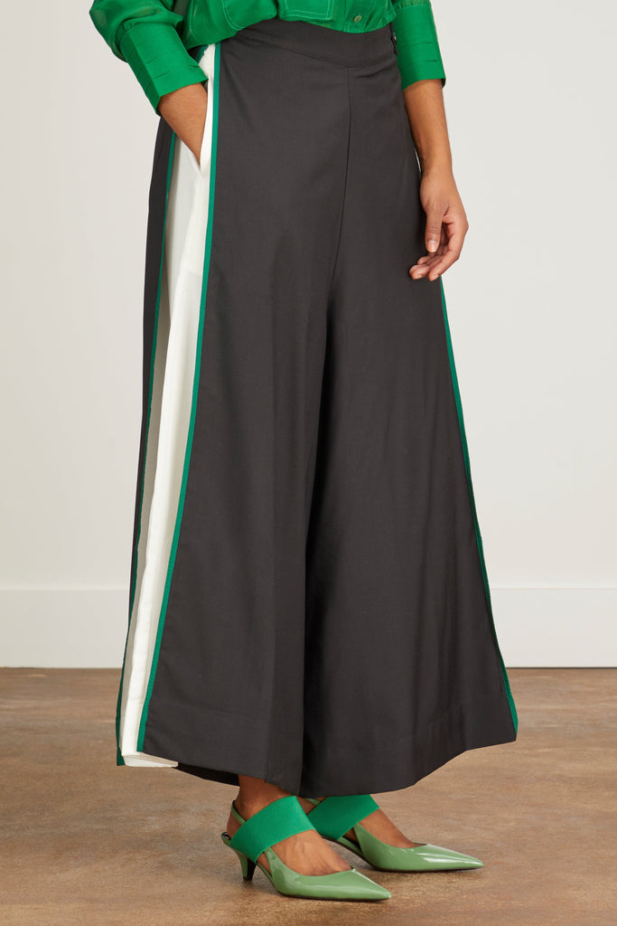 Side Inverted Box Pleat Trouser in Black/Ivory