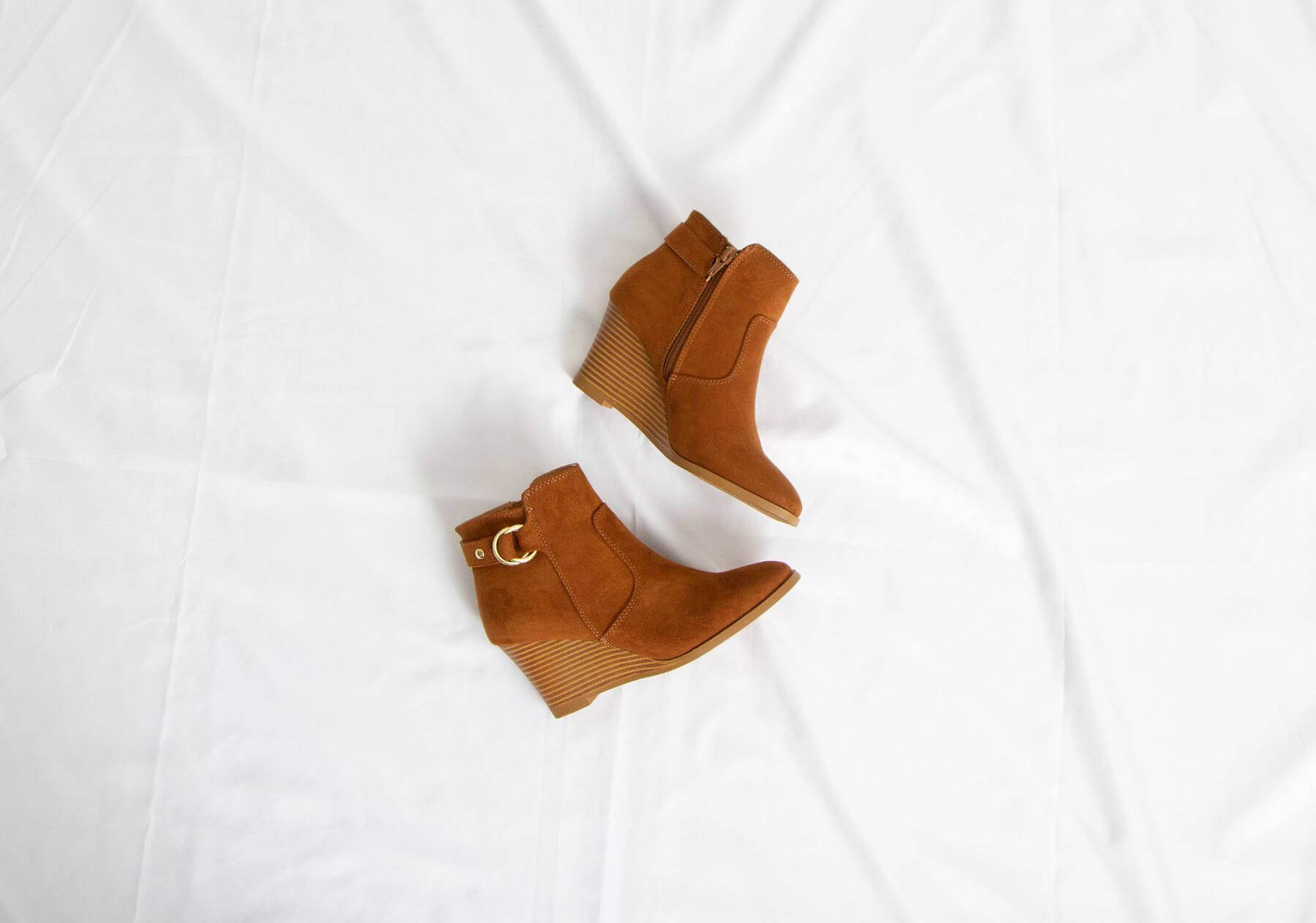 Qupid Shoes Orna Wedge Booties in Maple