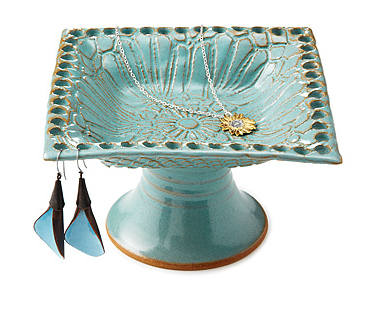 funky turquoise jewelry pedestal perfect for the bathroom vanity... Trending in Bathroom Decor: Stylish Jewelry Stands from Bathroom Bliss by Rotator Rod 