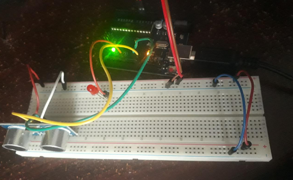 Figura 4: LED apagado cuando no se detecta obstáculo cerca.