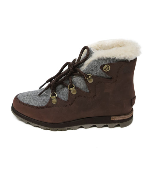 sorel maroon boots