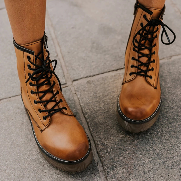 round toe platform boots