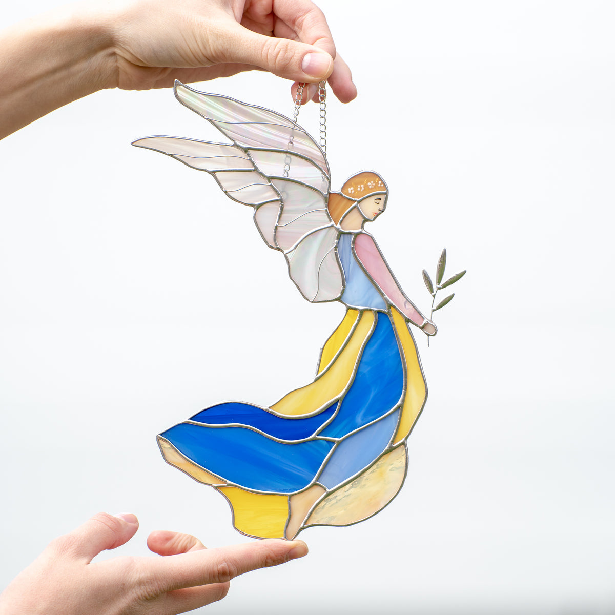 17.7x11.8Inch Follure Stained Glass Angel Guardian Angel Suncatcher，Elegant Angel Iridescent Wings Soft Pink Gown Handmade Art Home Decoration Outdoor Decoration Window Hanging Pendant Gift 