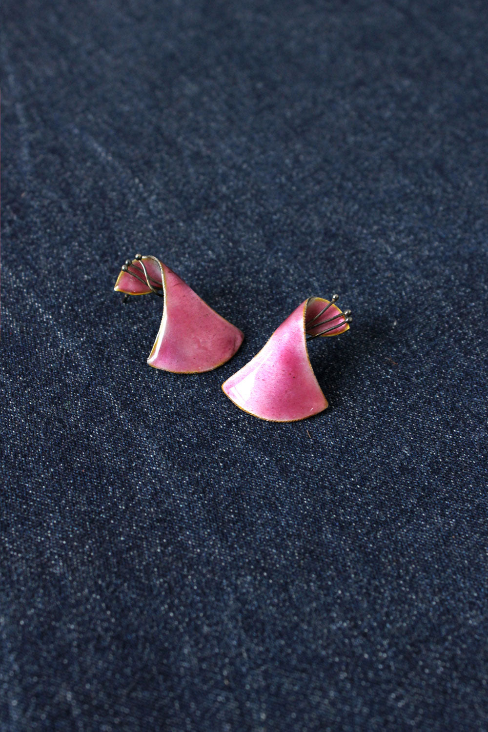 Wavy Rose Enamel Earrings