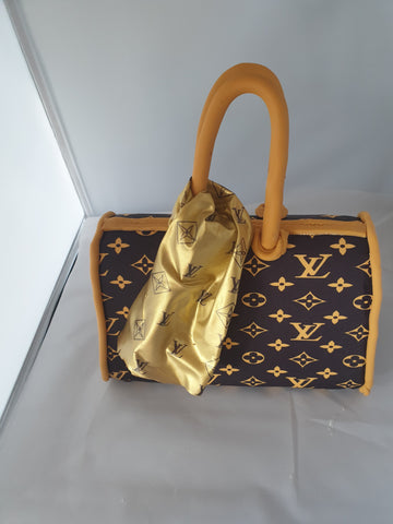 Louis Vuitton handbag cake instructional video