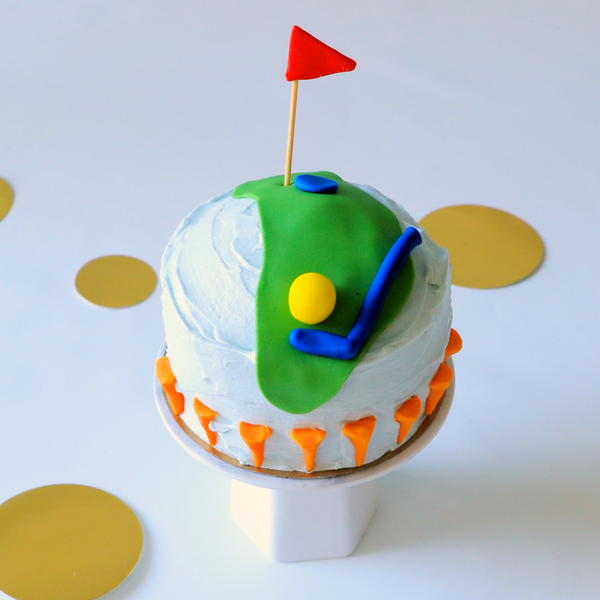 Mini cake decorated with golf theme