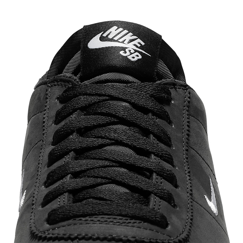 nike shoes with logo in front