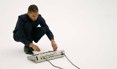 Jeff Mills Playing a Roland TR-909