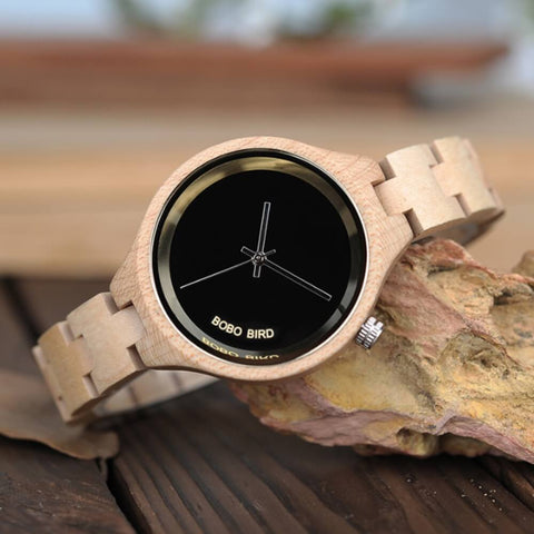 Mit dem Modell "Feminio" kaufst du eine Holzarmbanduhr, die zu jedem Anlass passt
