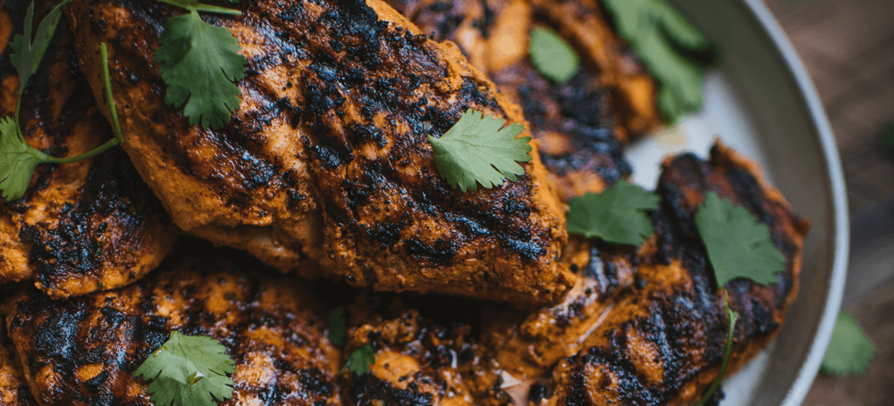 tandoori chicken with leaves