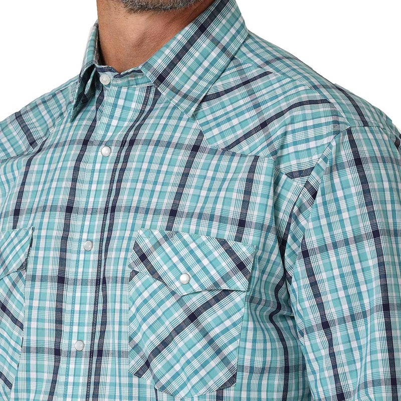 Wrangler Men's Silver Edition Classic Fit Plaid Snap Shirt