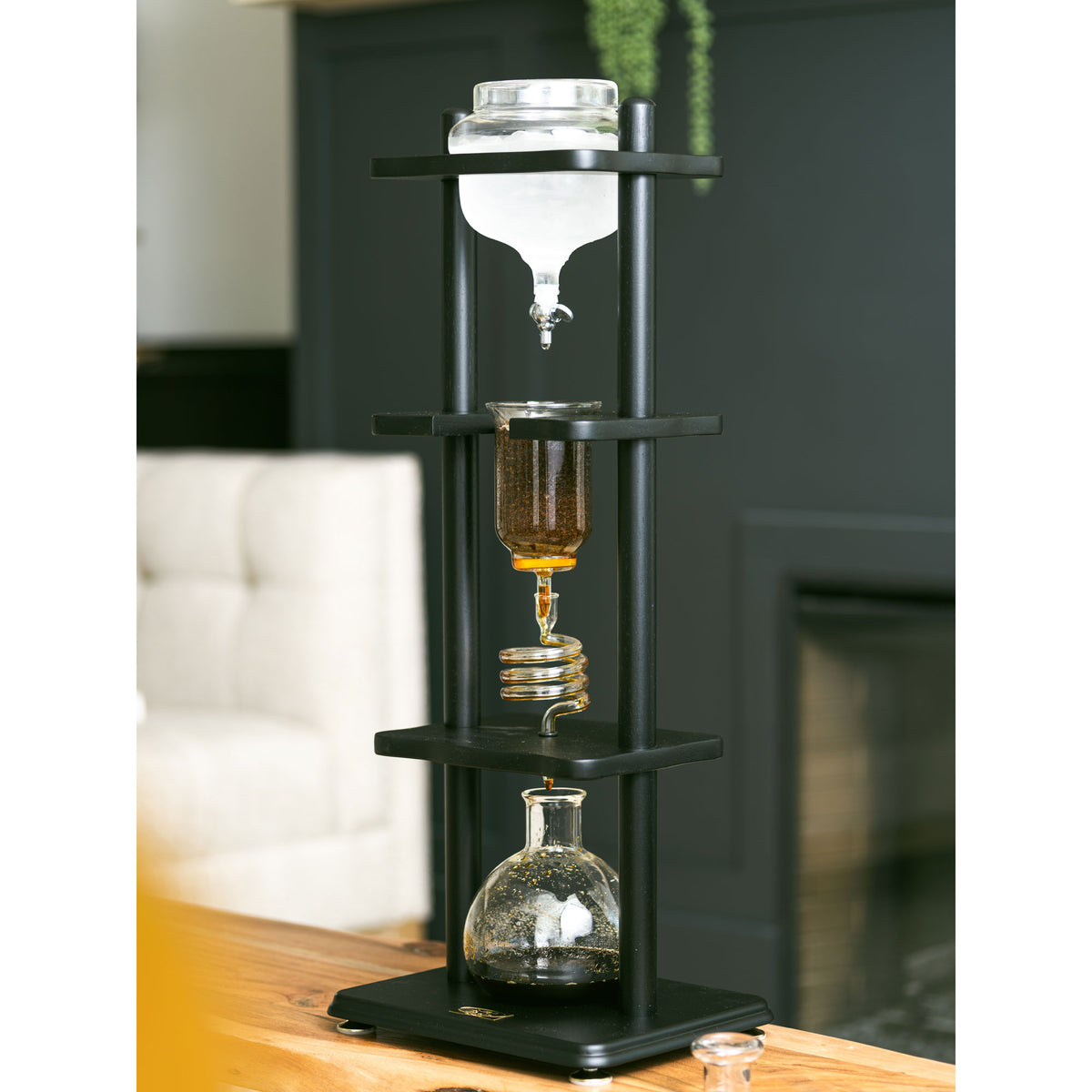 http://cdn.shopify.com/s/files/1/0090/0405/6676/products/cold-brew-tower-black_2_1200x1200.jpg?v=1622591344