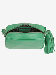 color:GREEN