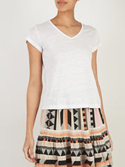 color:WHITE