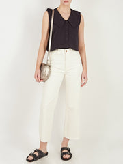 color:BLACK