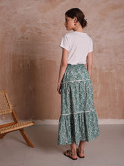 color:GREEN