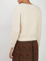 color:CREAM