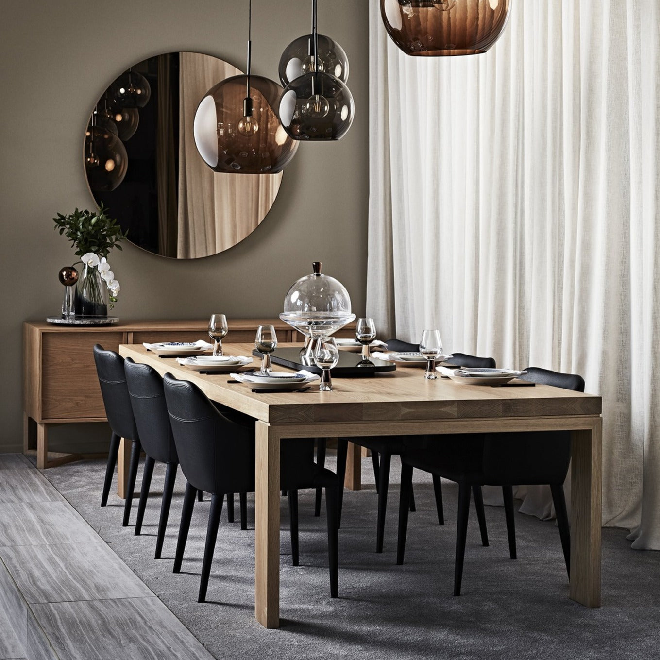 April Dining Table – Zuster Furniture