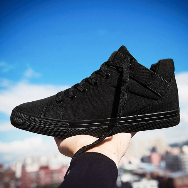 black sneakers mens