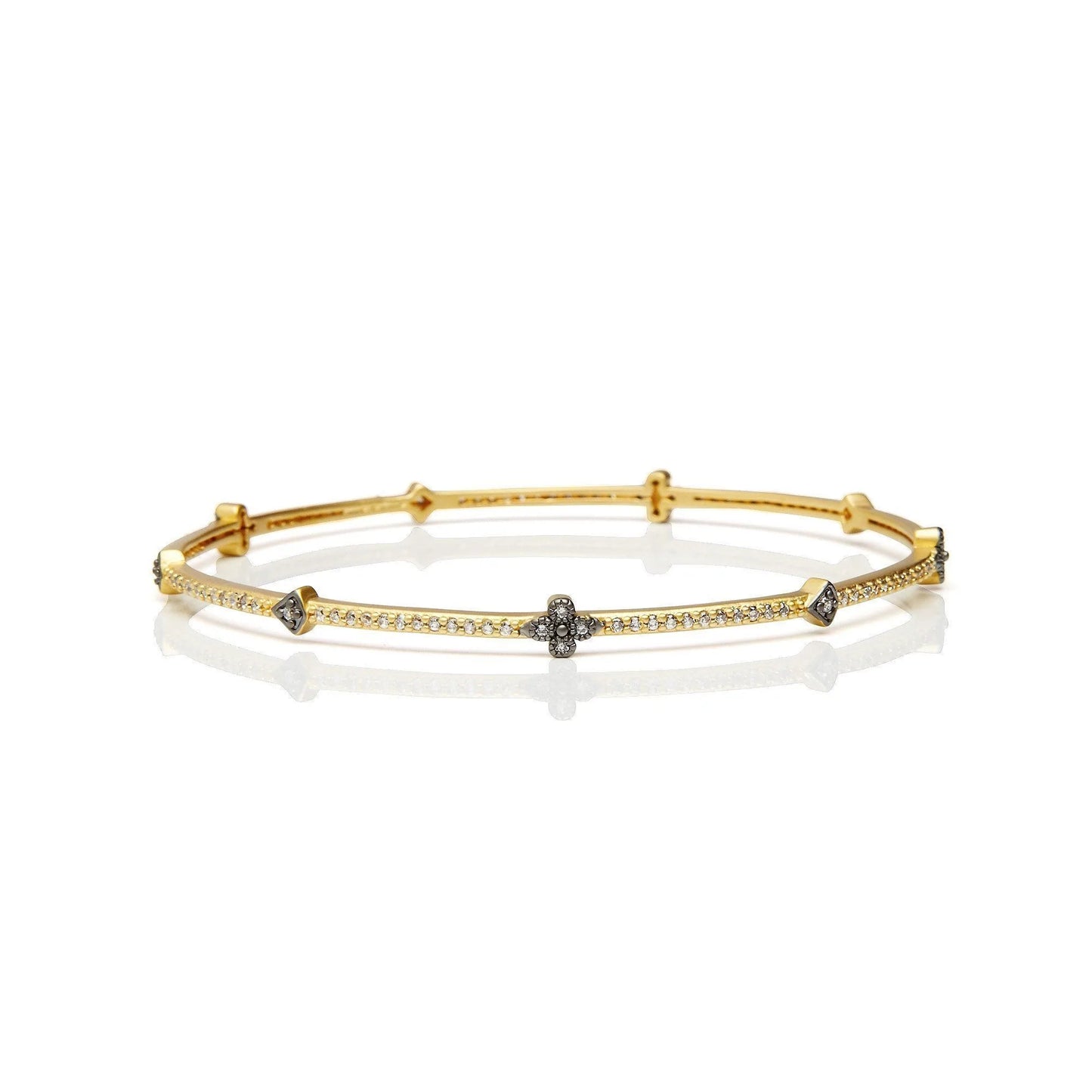 Signature Clover Station Bangle