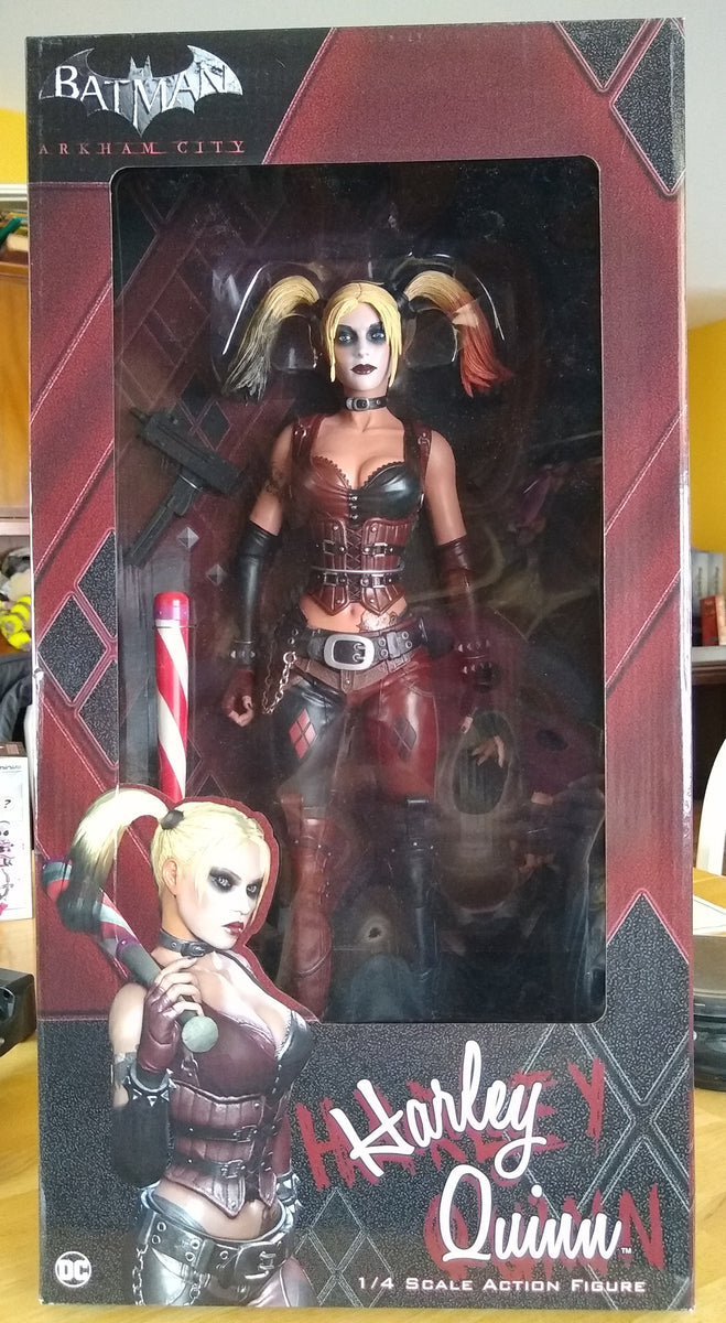 1:4 Scale Arkham City Harley Quinn Model Brand New And Sealed By NECA 