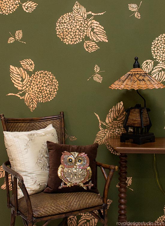 How to stencil a copper leaf floral wall finish using Royal Stencil Size