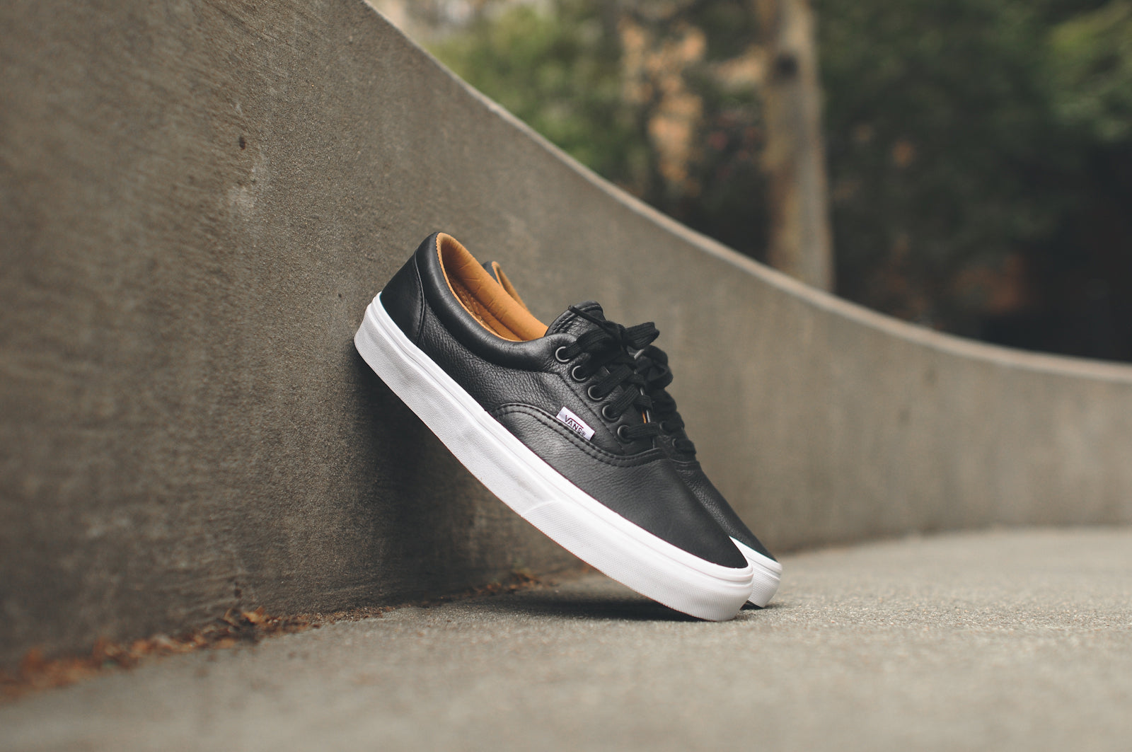 black leather vans era