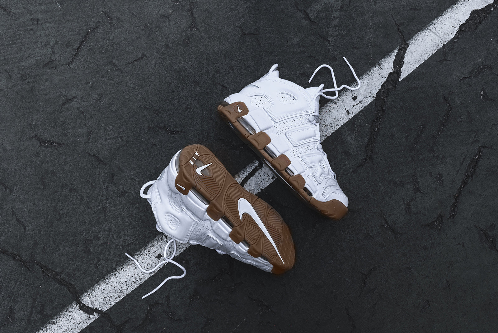 nike uptempo white gum