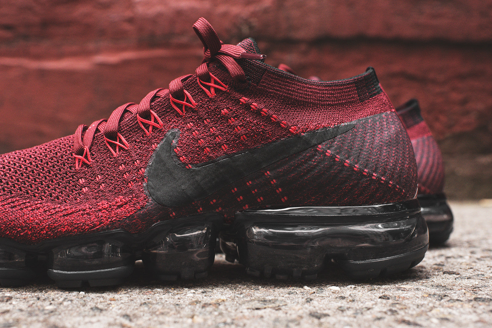 red vapormax flyknit