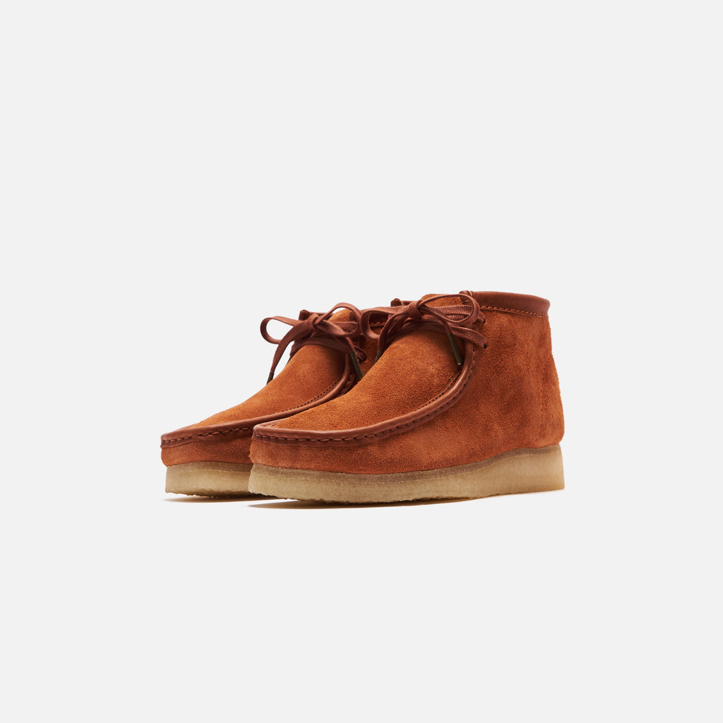 tan clarks