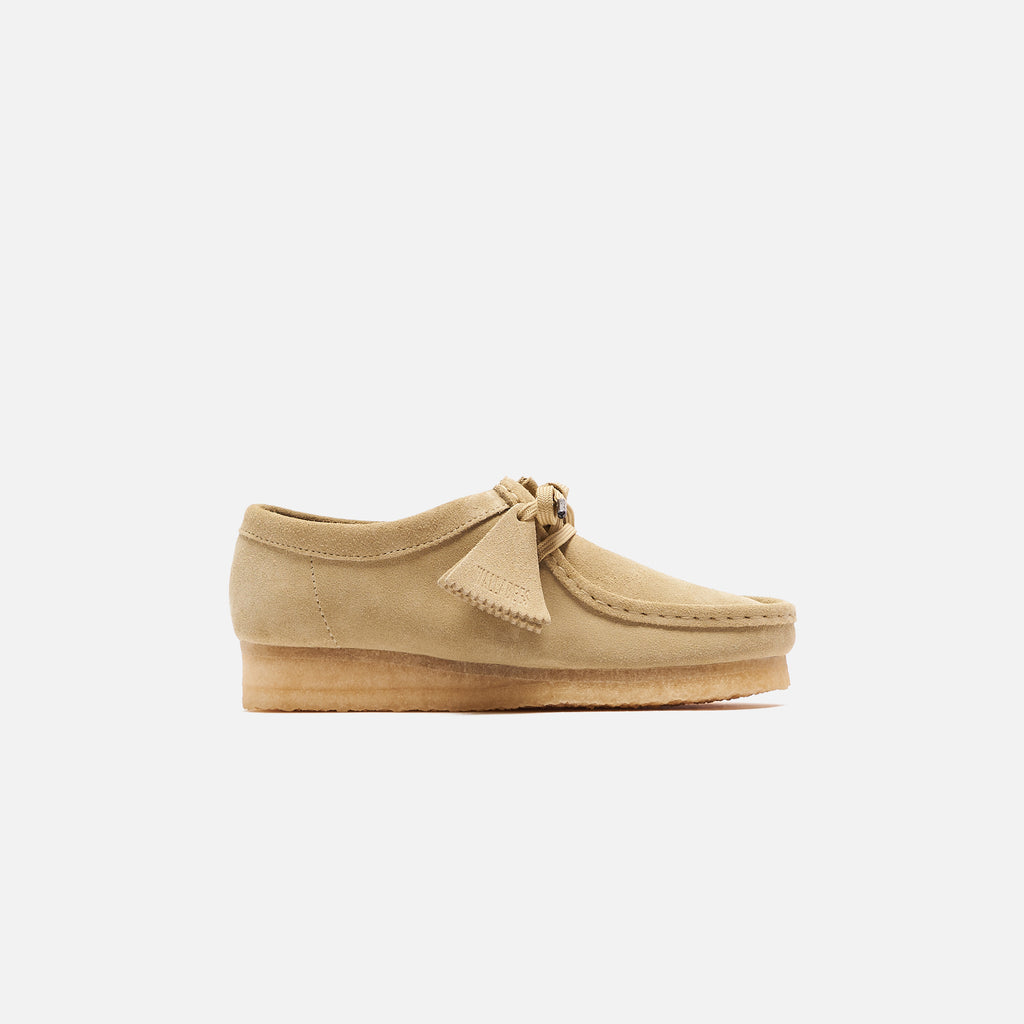 clarks wallabees maple