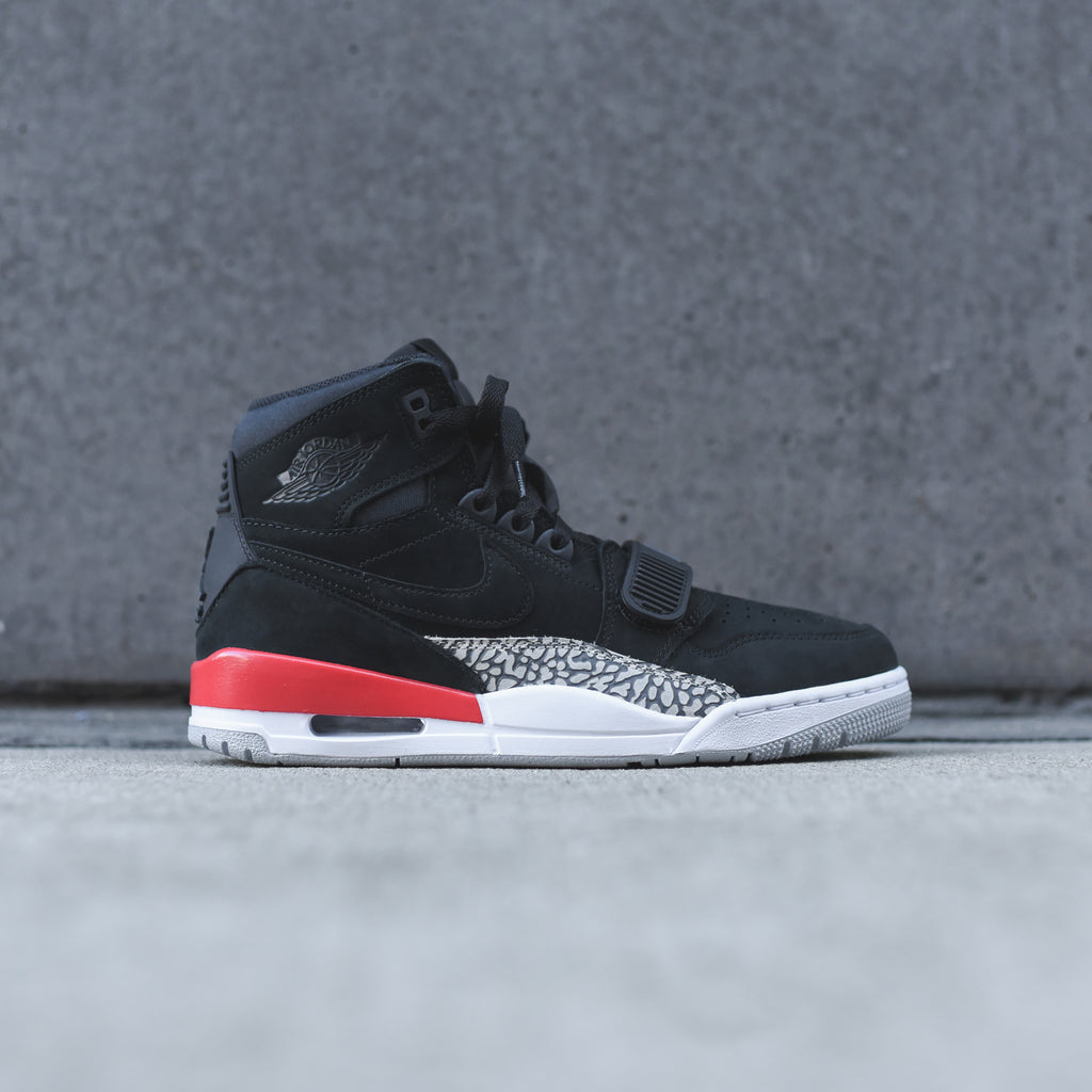 air jordan legacy black