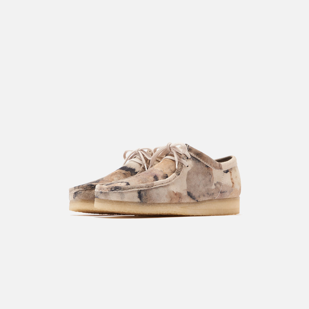 clarks wallabee off white