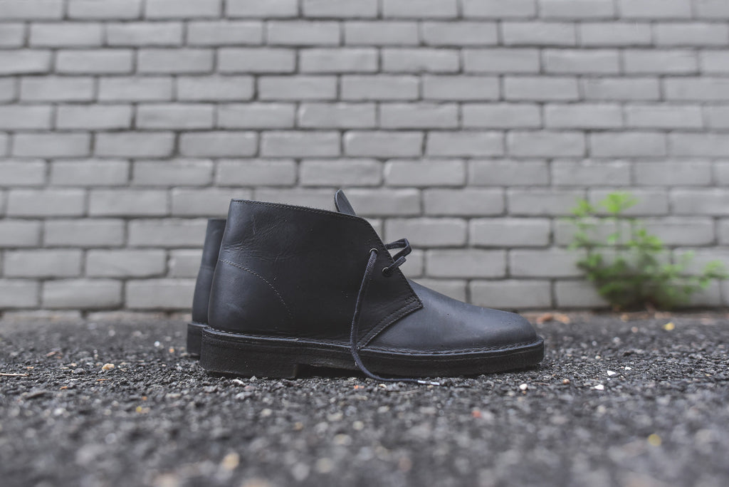 clarks black leather desert boots
