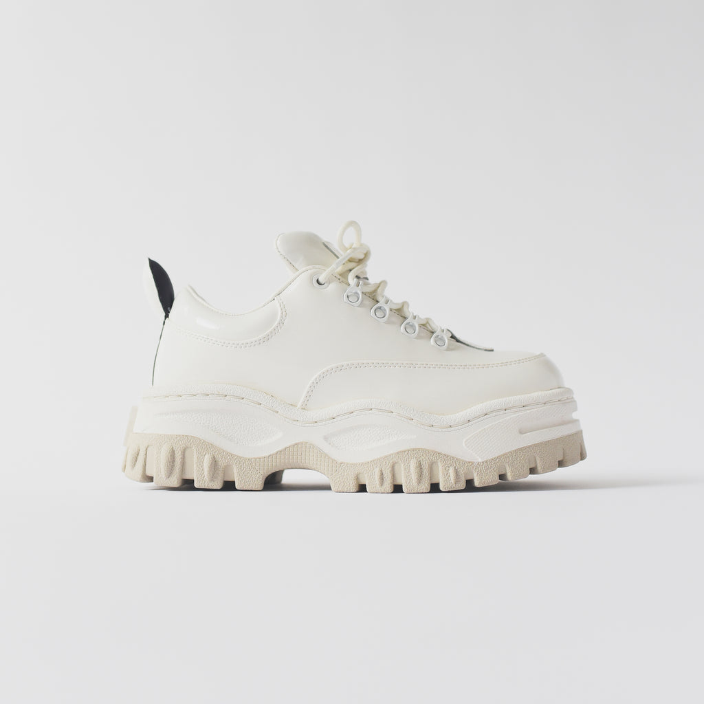 Databasen Mariner reference Eytys Angel Patent Leather Sneaker - White – Kith