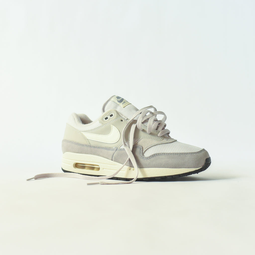 vast grey air max 1