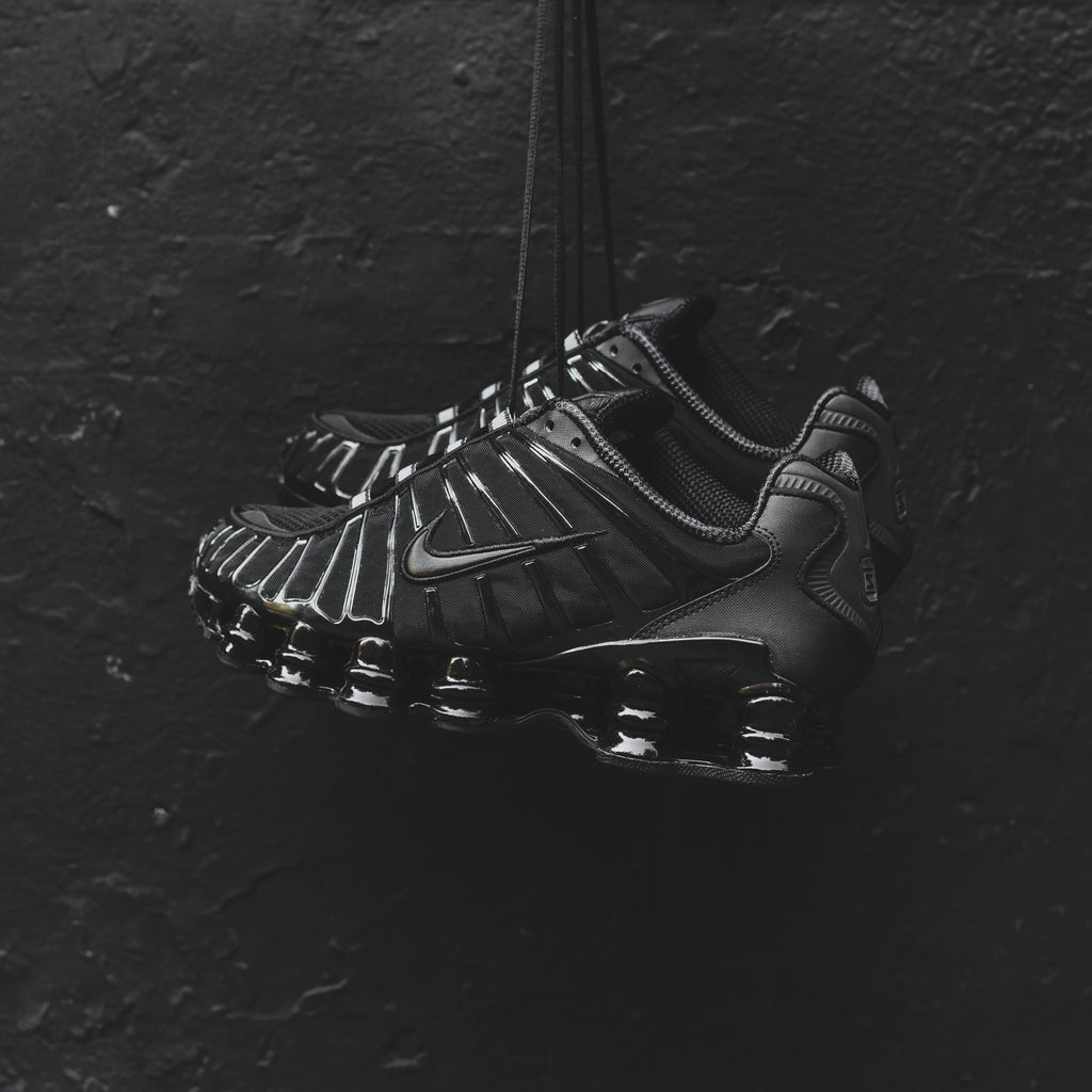 triple black shox